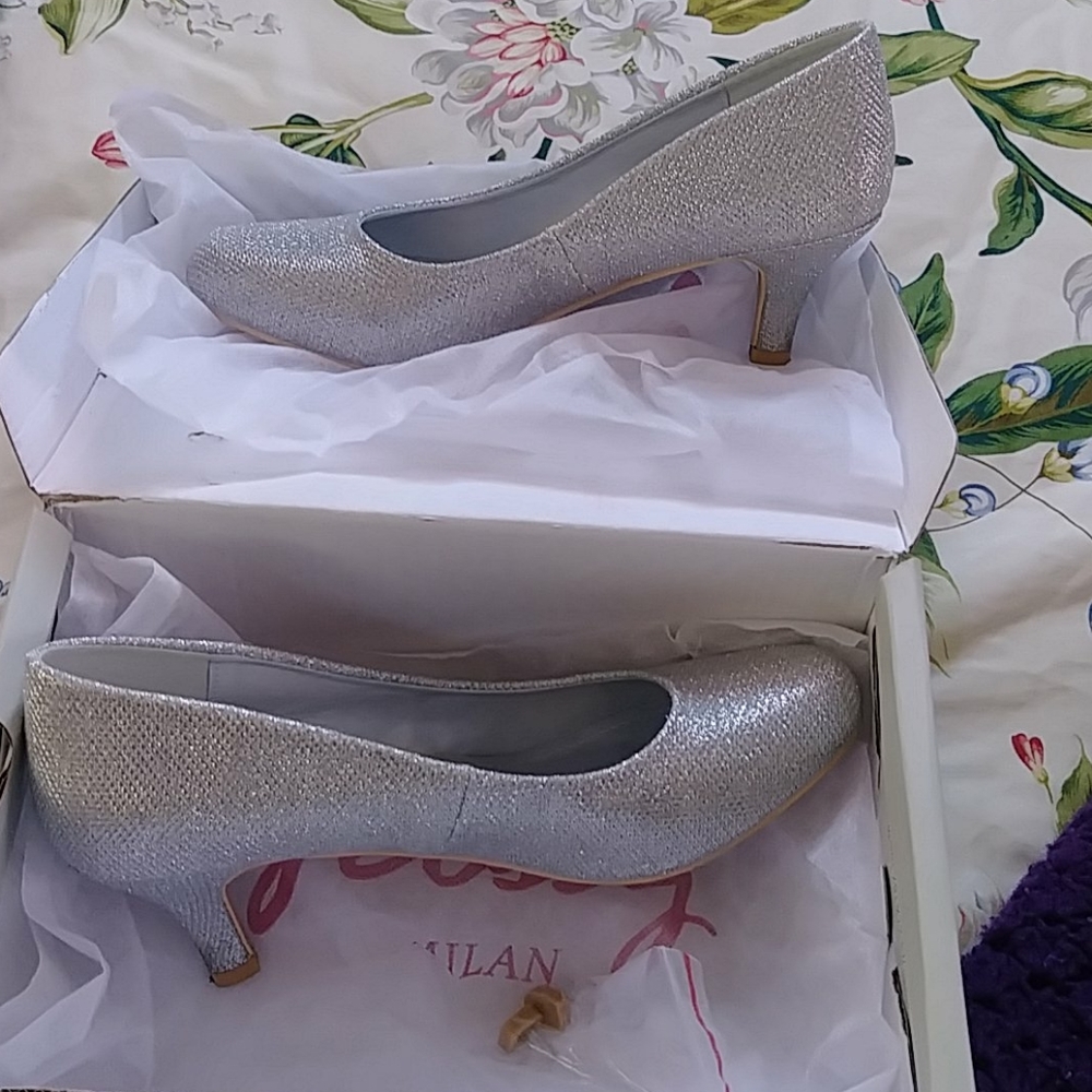 Jeossy Milan Sparkly Silver Pumps